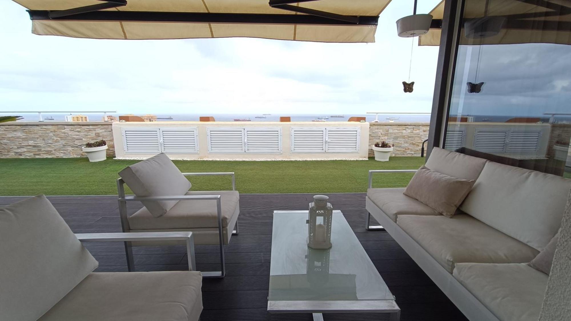 Ocean Views Apartament